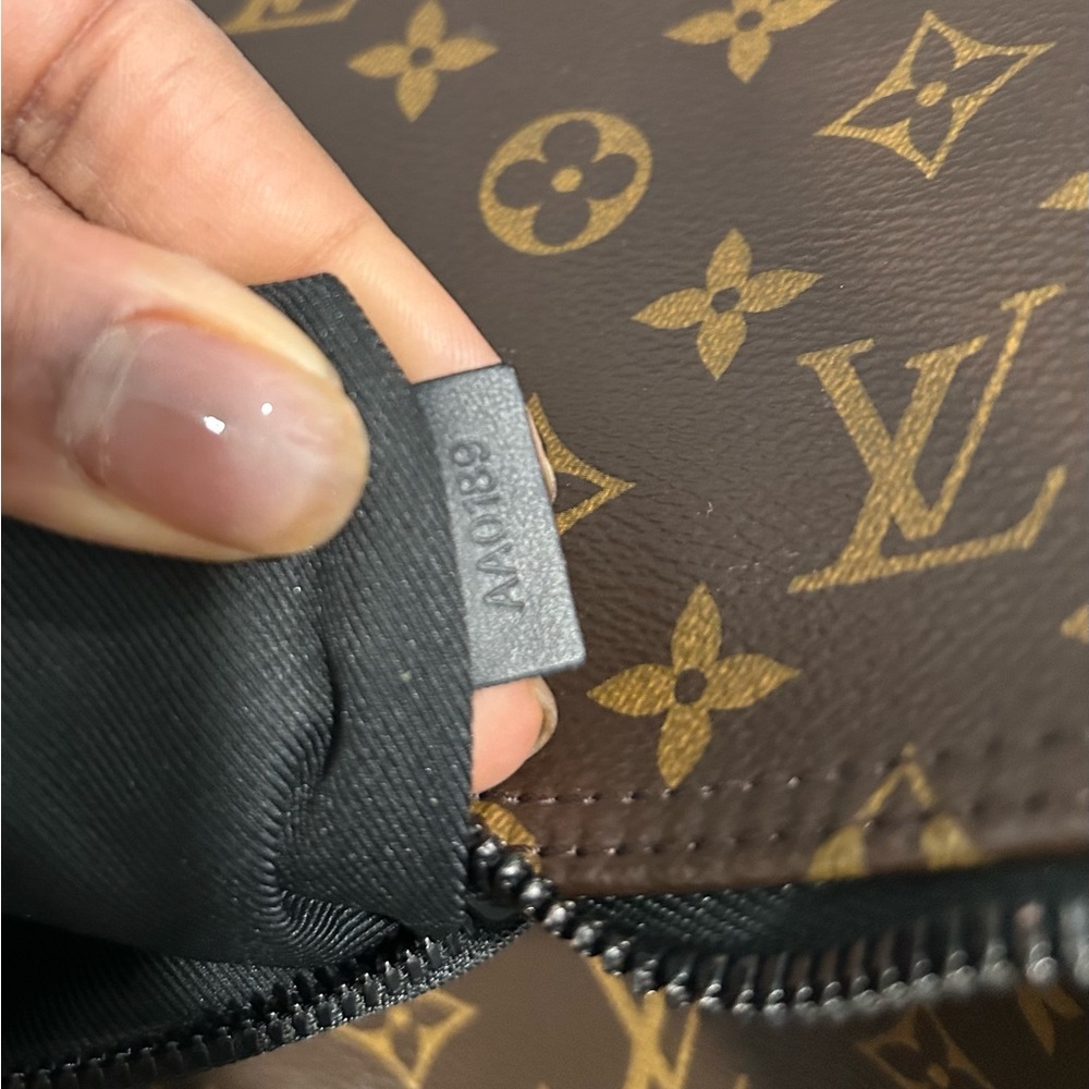 Louis Vuitton X Virgil Abloh NWT Duffle LIMITED EDITION - Picture 8 of 8